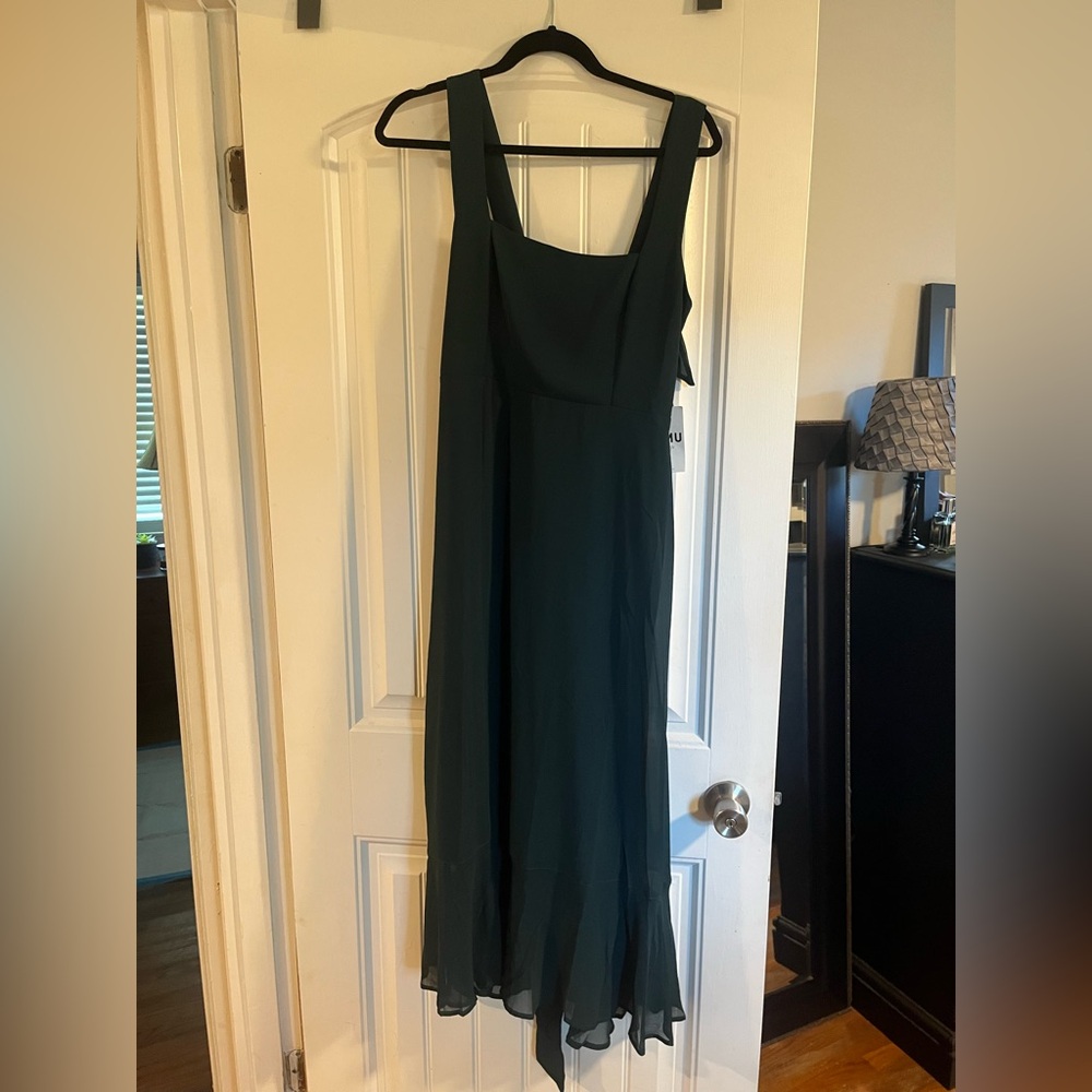 Elegant Deep Green Sleeveless Dress by MUMU Weddings - Size M